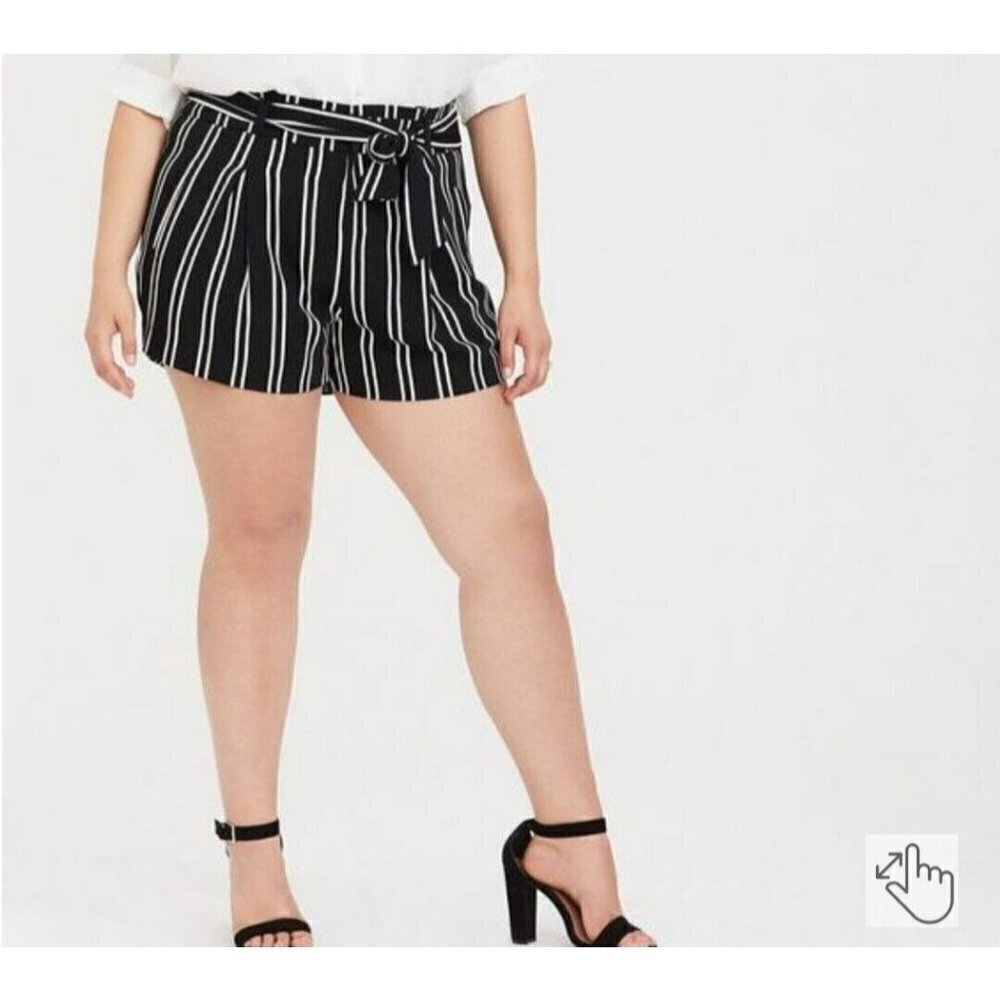 Torrid Black White Striped Shorts Womens High Rise Tie Front Belt Pockets Sz 14